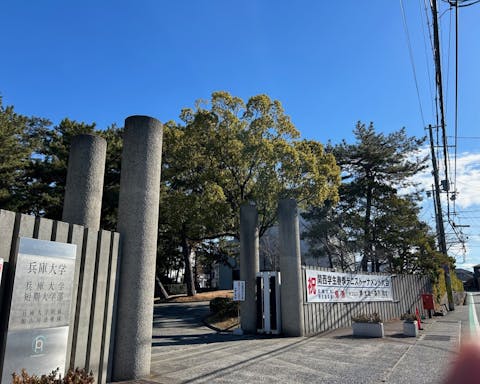 【大学の自動散水施工事例】県の補助事業を活用して芝生化、地域の憩いの場所作りに