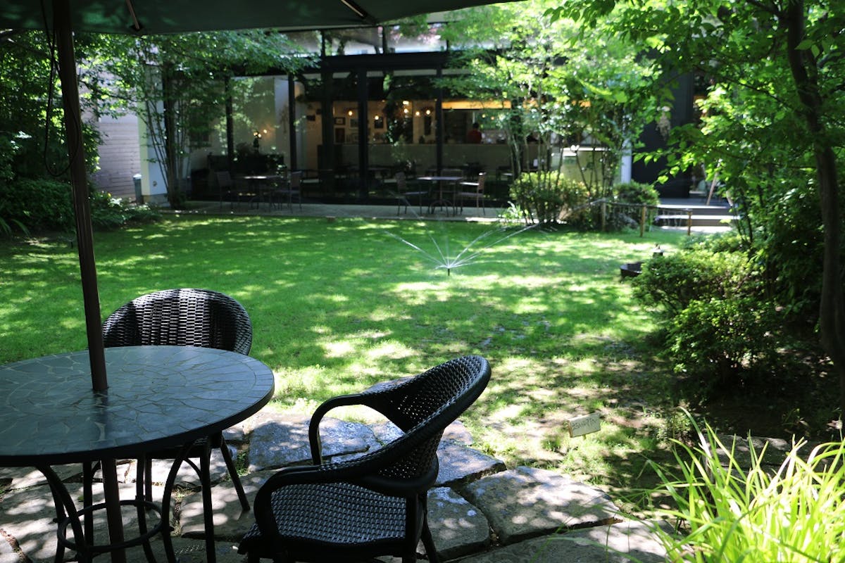 芝生のお庭にポップアップスプリンクラーを導入。