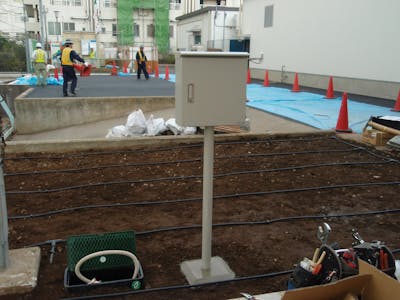 【鉄道施設の施工例】鉄道会社変電所への緑化計画に自動散水システム導入。