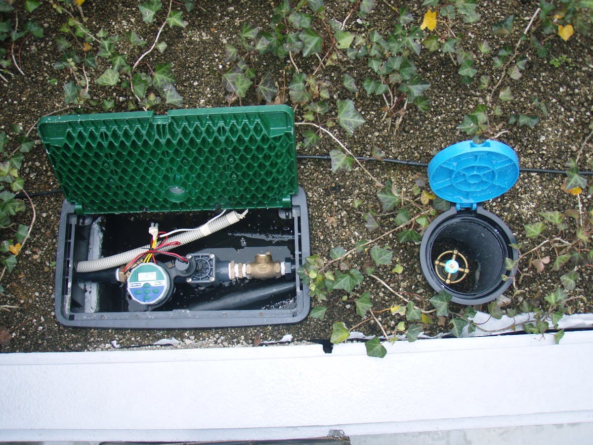 【使用している散水機】電池式散水コントローラー