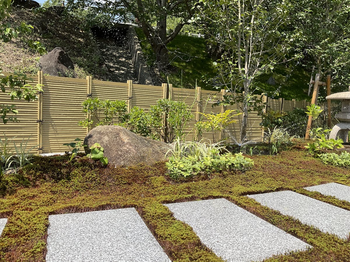 寺社仏閣の苔庭、国宝の日本庭園に使える散水機