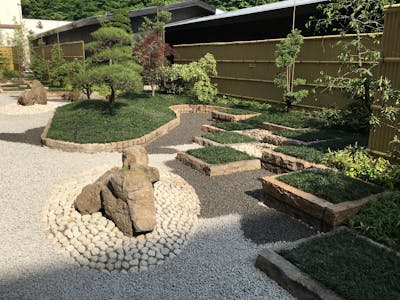 【宿泊施設の自動散水施工事例】箱根の高級旅館中庭にソーカードリップラインを導入