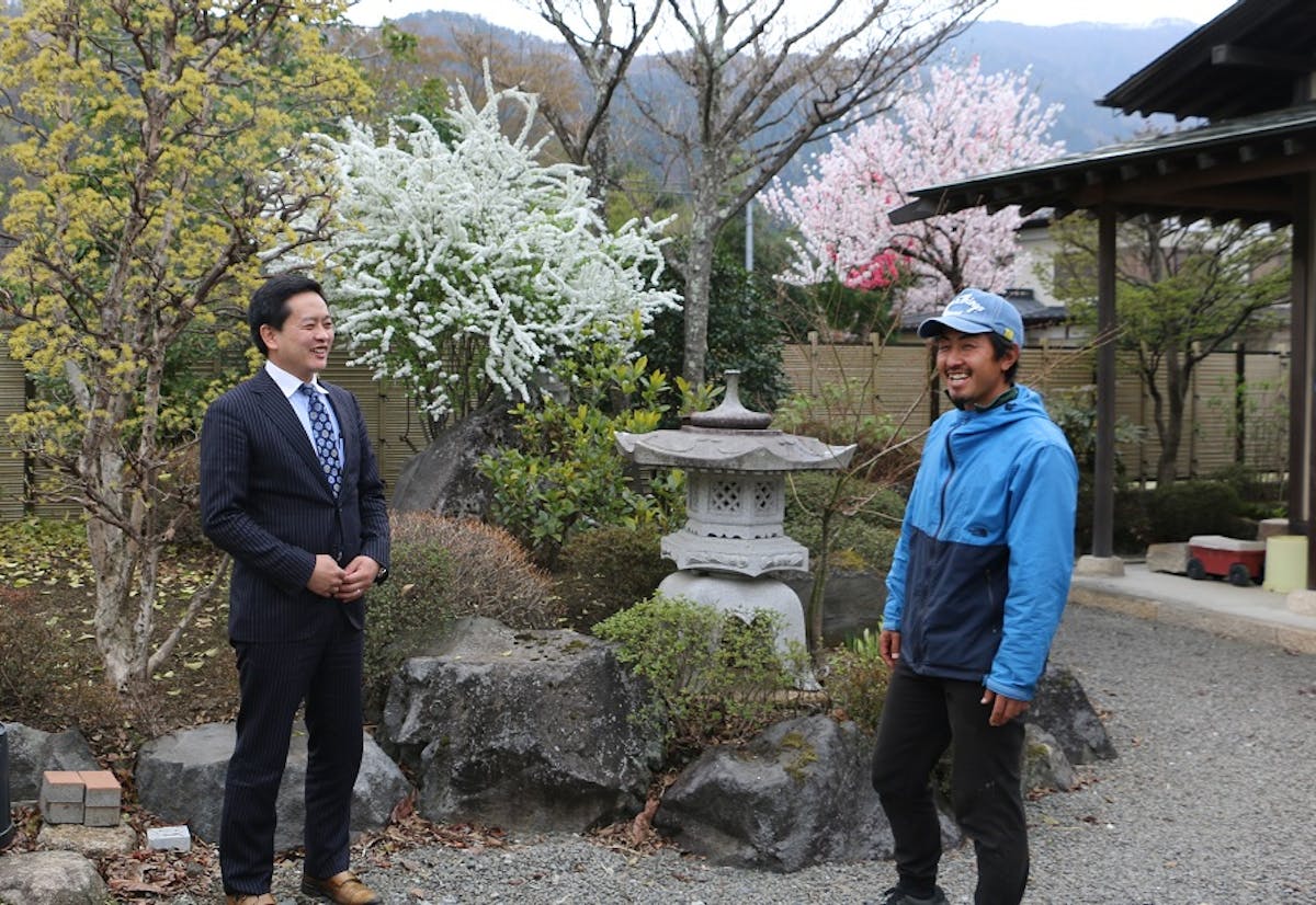 散水機.com店長と勝俣造園専務
